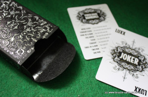 luxx v2 deck review - open tuck case and jokers