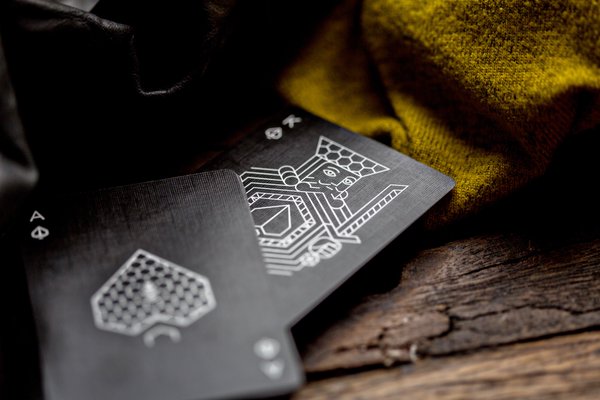 ellusionist killer bee playing cards